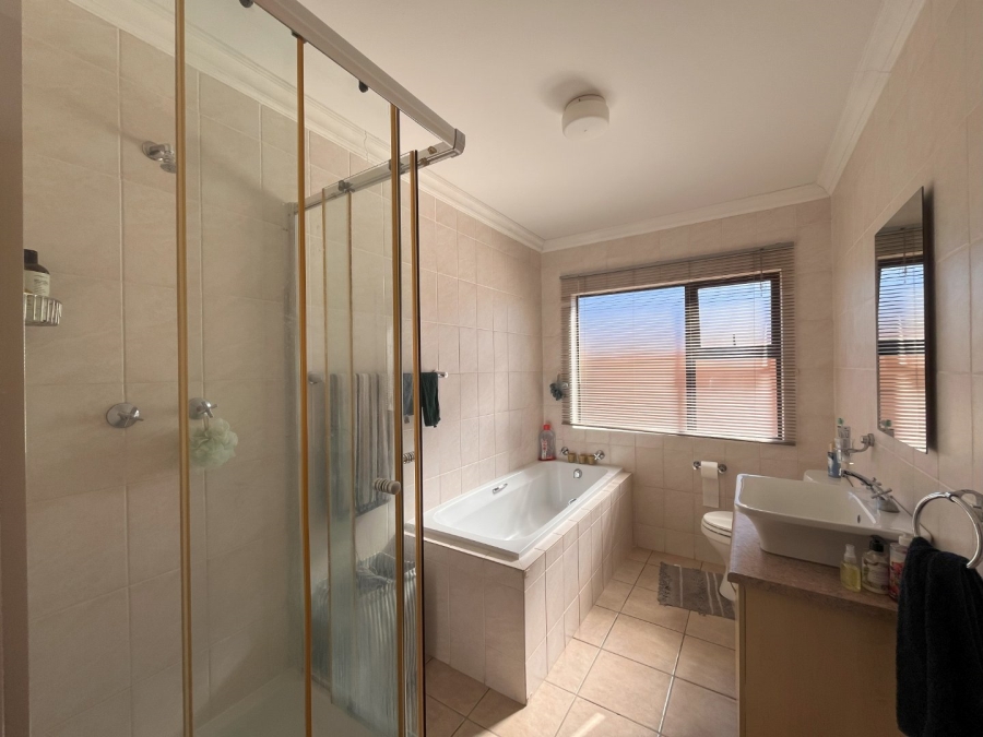 2 Bedroom Property for Sale in Vredenhof Sh Free State
